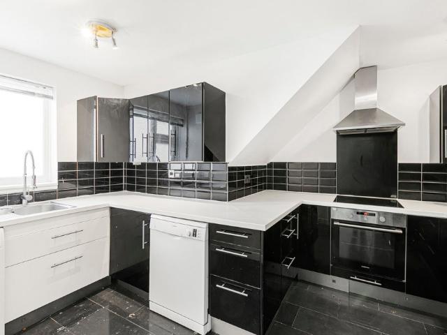 Flat for rent in London Borough of Croydon, Addiscombe