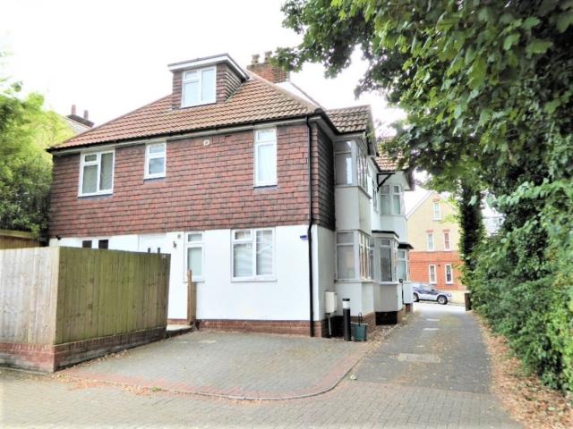Flat for rent in St Albans, Five Acres