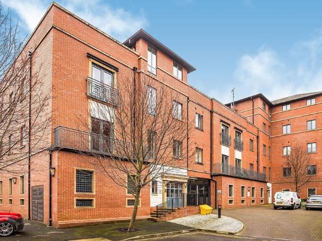 Flat for rent in Newtown, Two Mills