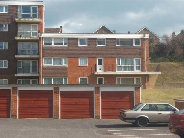 Flat for rent in Whitehawk, Brighton