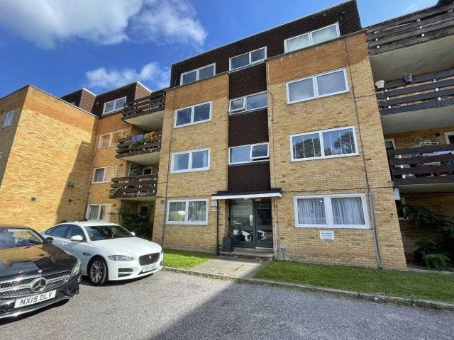 Flat for rent in London Borough of Harrow, Greater London