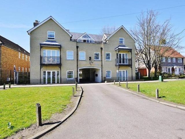 Flat for rent in Navestock Side, Essex