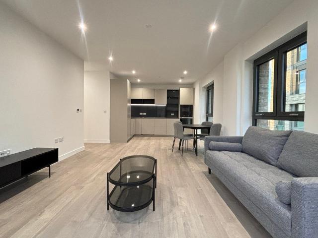 Flat for rent in Woodberry Down, Stamford Hill