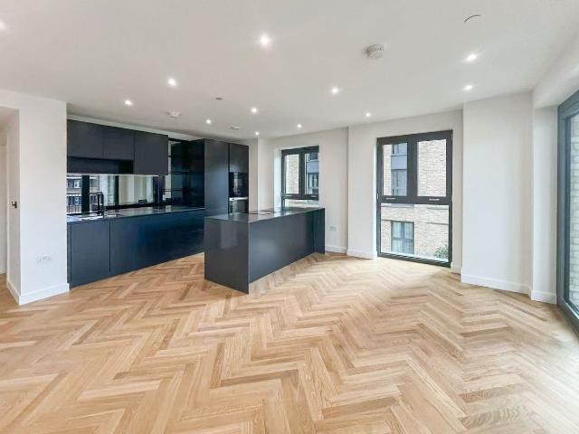 Flat for rent in Woodberry Down, Stamford Hill