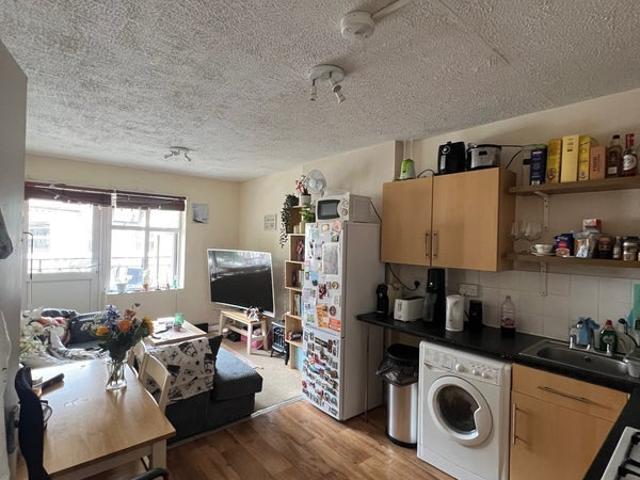Flat for rent in Clapham Junction, Greater London