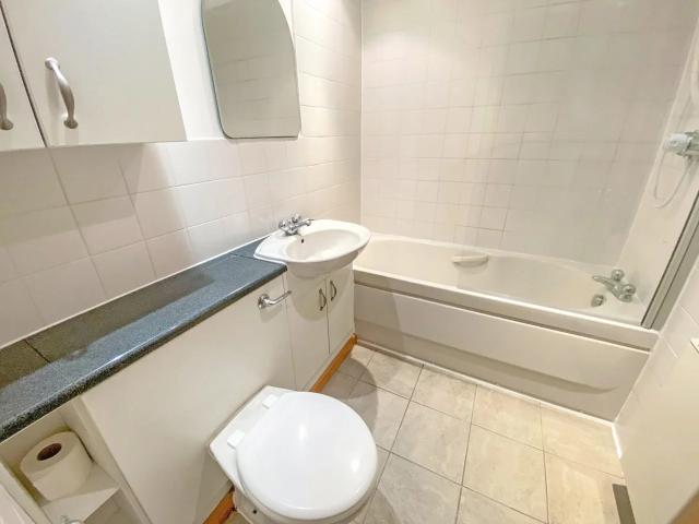 Flat for rent in Old Trafford, Trafford Park