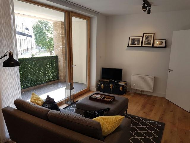Flat for rent in North Kensington, Greater London