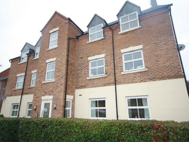 Flat for rent in Langley, Slough