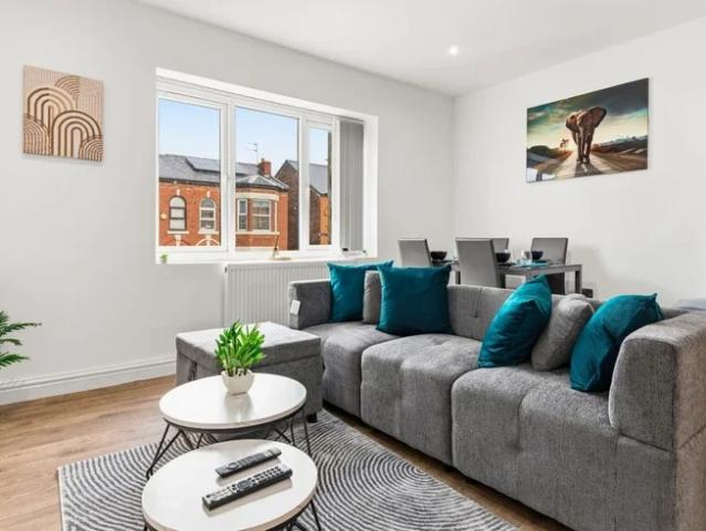 Flat for rent in Hazel Grove, Greater Manchester