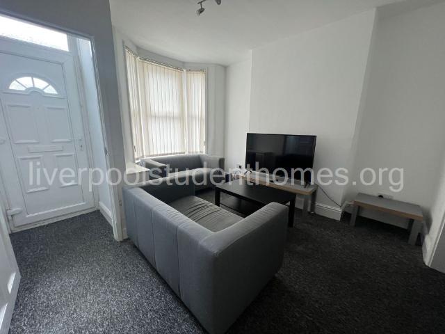Flat for rent in Islington, Calderstones