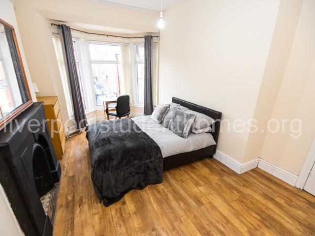 Flat for rent in Islington, Calderstones