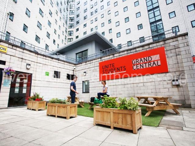 Flat for rent in Islington, Calderstones