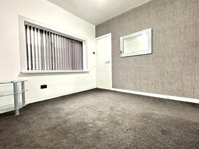 Flat for rent in Four Lane Ends, Blackburn