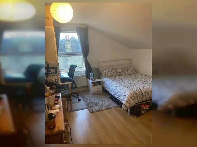Flat for rent in Mortlake, Greater London