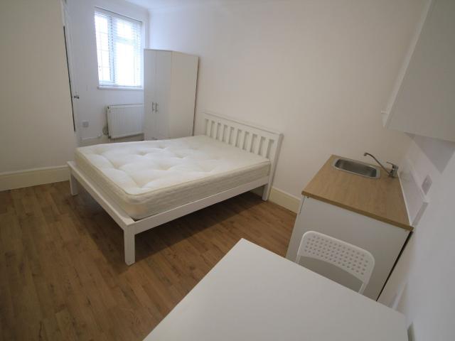Flat for rent in Greenhill, Greater London