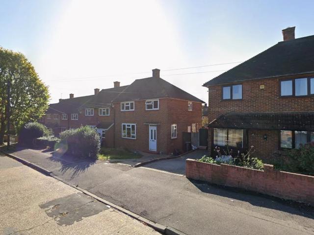 Flat for rent in Harold Hill, Greater London