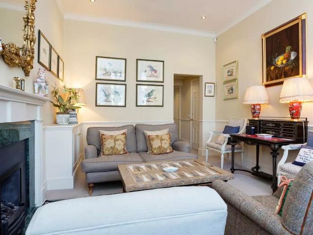 Flat for rent in North Kensington, Greater London