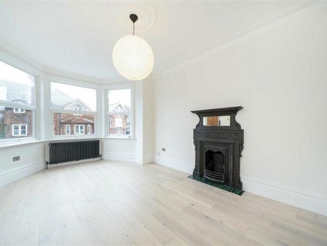 Flat for rent in Cricklewood, Cricklewood