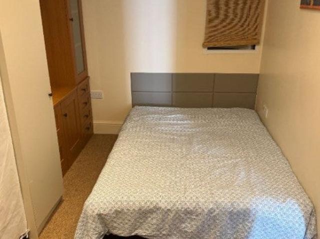 Flat for rent in London Borough of Merton, Greater London