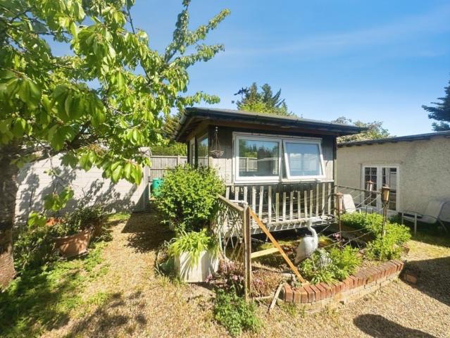 Flat for rent in Elstree and Borehamwood, Borehamwood