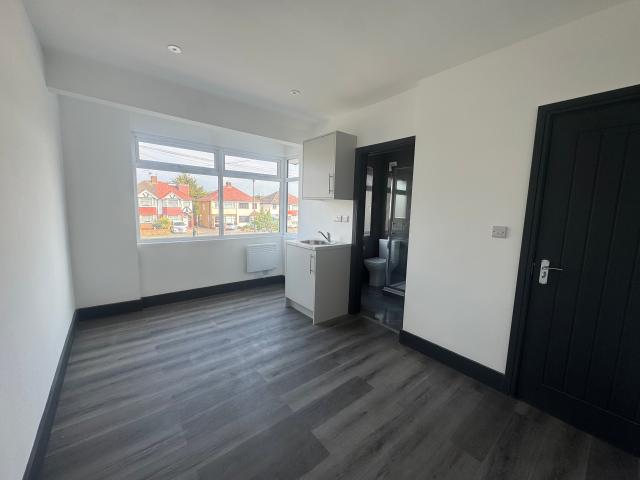Flat for rent in Hayes, Hayes