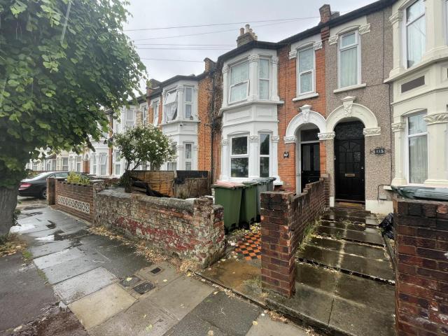 Flat for rent in Little Ilford, Greater London