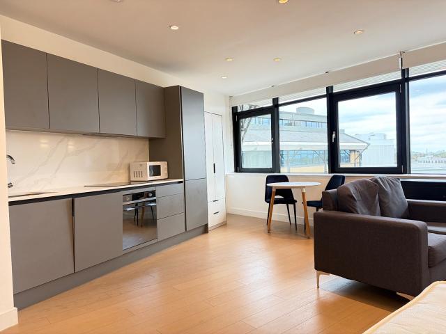 Flat for rent in London Borough of Hounslow, Greater London
