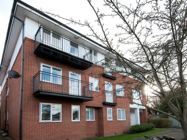 Flat for rent in Furze Platt, Maidenhead