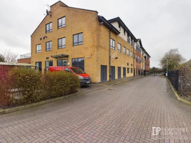 Flat for rent in Elmton, East Midlands