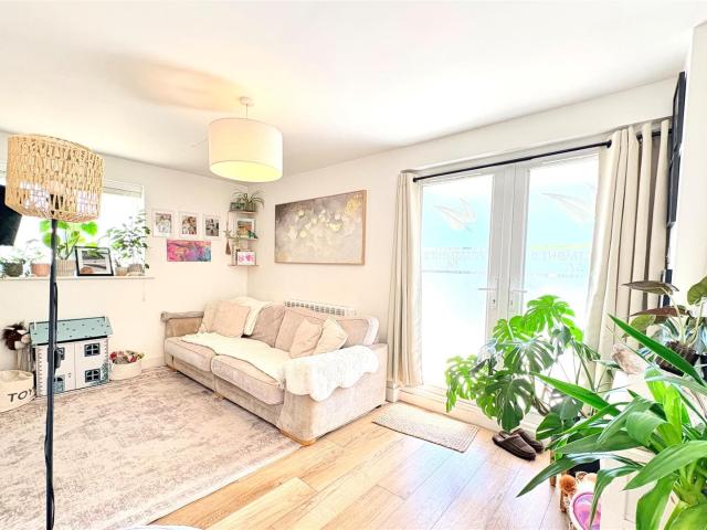 Flat for rent in Cowlease, Ventnor
