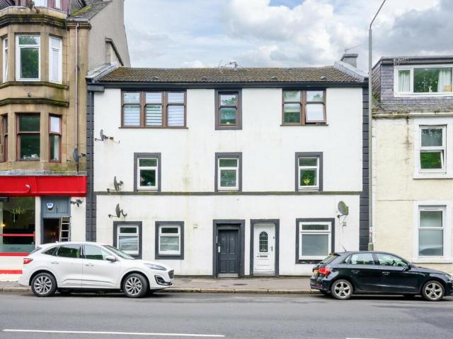 Flat for rent in Cardwell Bay, Gourock