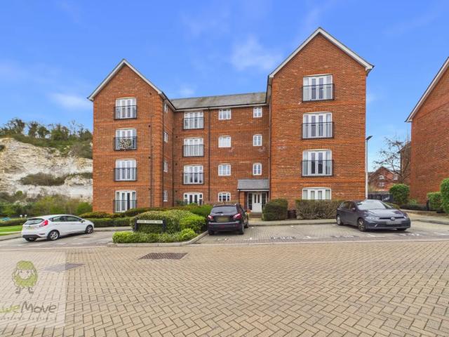 Flat for rent in Strood