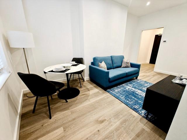 Flat for rent in Buckley Wells, Bury