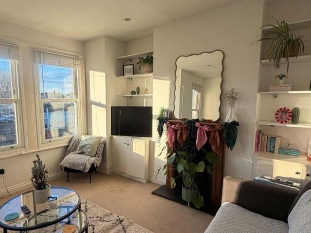 Flat for rent in London Borough of Wandsworth, Greater London