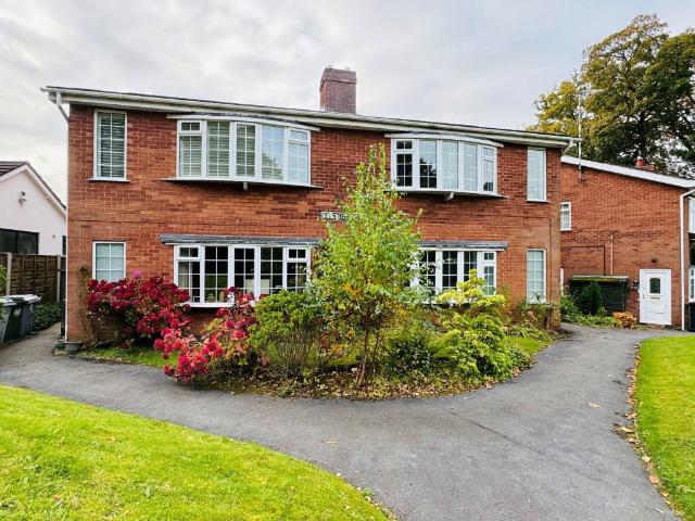 Flat for rent in Hazel Grove, Stockport