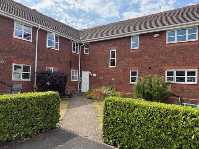 Flat for rent in Hazel Grove, Stockport