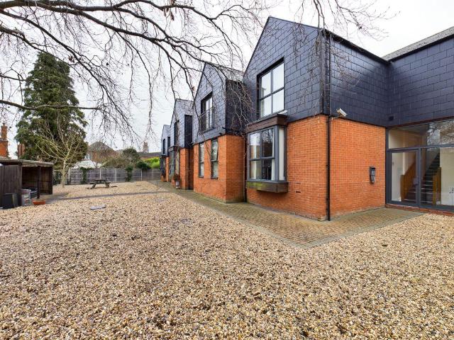 Flat for rent in Staniland, Boston