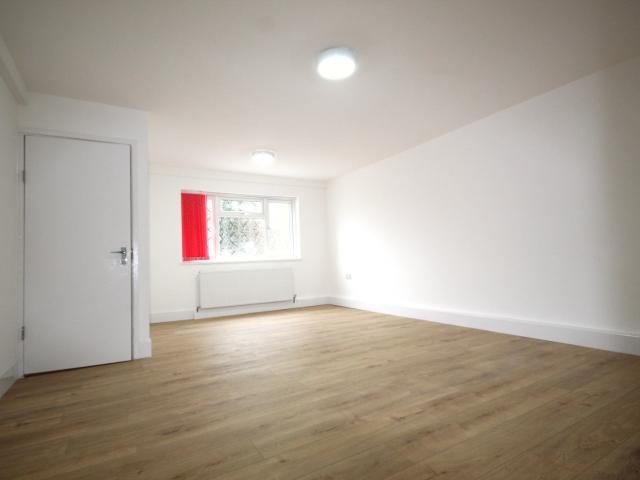Flat for rent in Kingsbury, Greater London