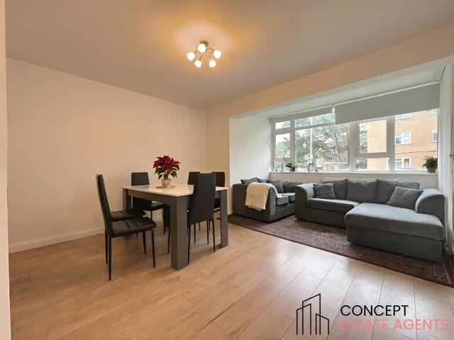 Flat for rent in Southfields, Greater London