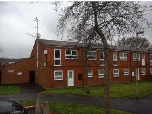 Flat for rent in Hayley Green, West Midlands