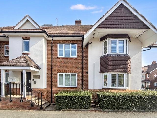 Flat for rent in Long Ditton, Elmbridge