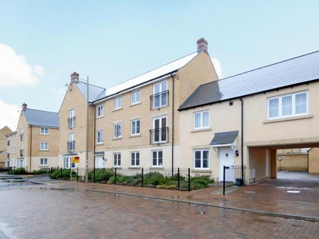 Flat for rent in Carterton, West Oxfordshire