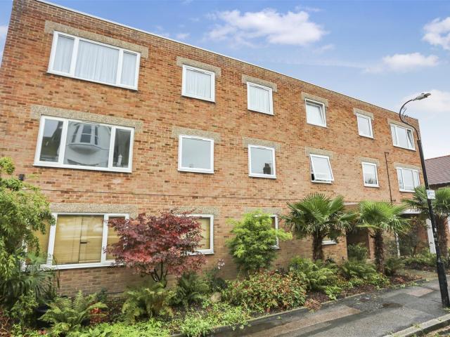 Flat for rent in Queen's Park, Brighton & Hove