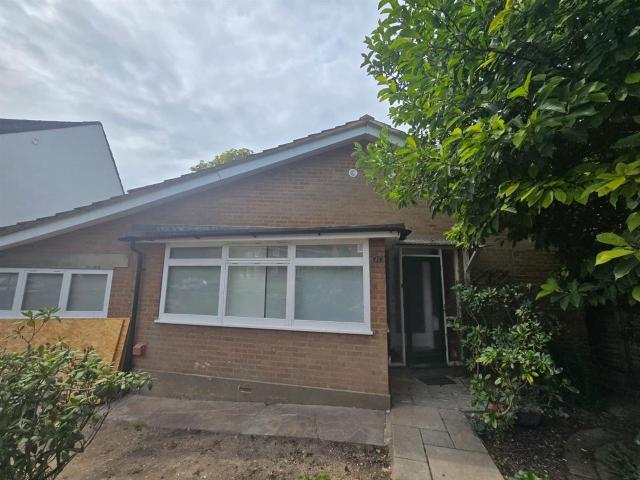 Flat for rent in South Harrow, Greater London