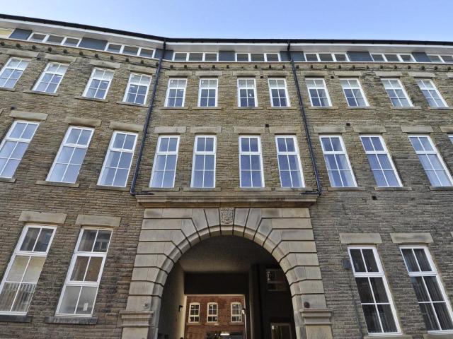 Flat for rent in Bruntcliffe, Leeds