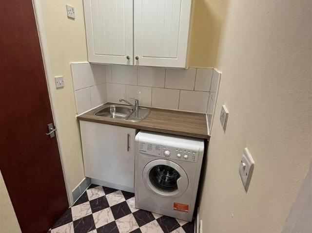 Flat for rent in Edmonton, Greater London