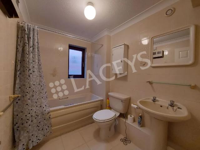 Flat for rent in Yeovil, Somerset