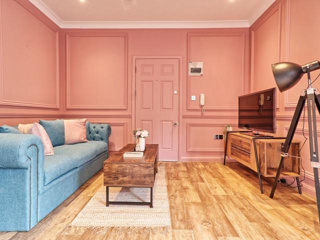 Flat for rent in Southend City Centre Neighbourhood, Alton Barnes