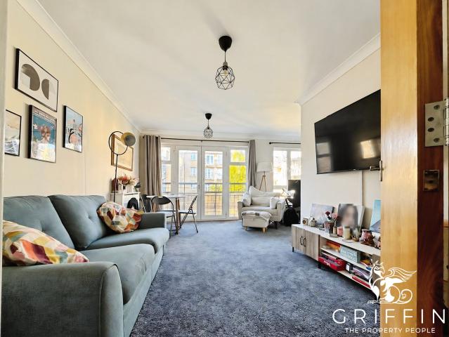 Flat for rent in South Stifford, Grays