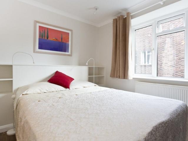 Flat for rent in London Borough of Hounslow, Strand